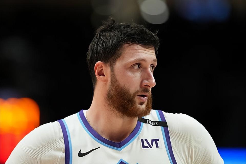 球速体育APP-能得分能投篮能抢板，爵士内线大将会引起其他球队的关注吗？