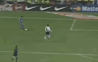 球速体育APP-阿根廷新总统恨死里克尔梅，却把博卡球衣当礼物