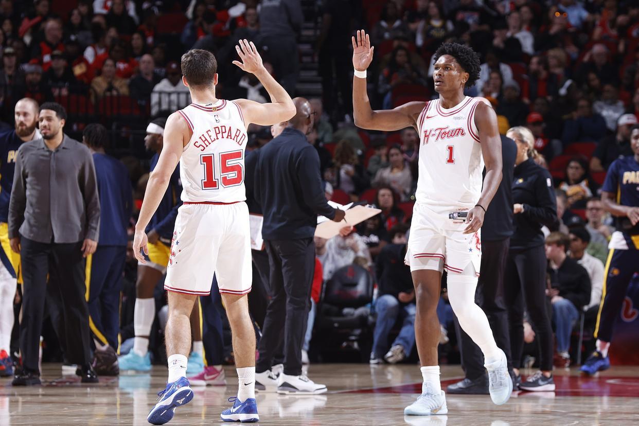 球速体育-4人缺阵，火箭队被动变阵！24岁“眼镜侠”首进轮换，高效砍5+1+2