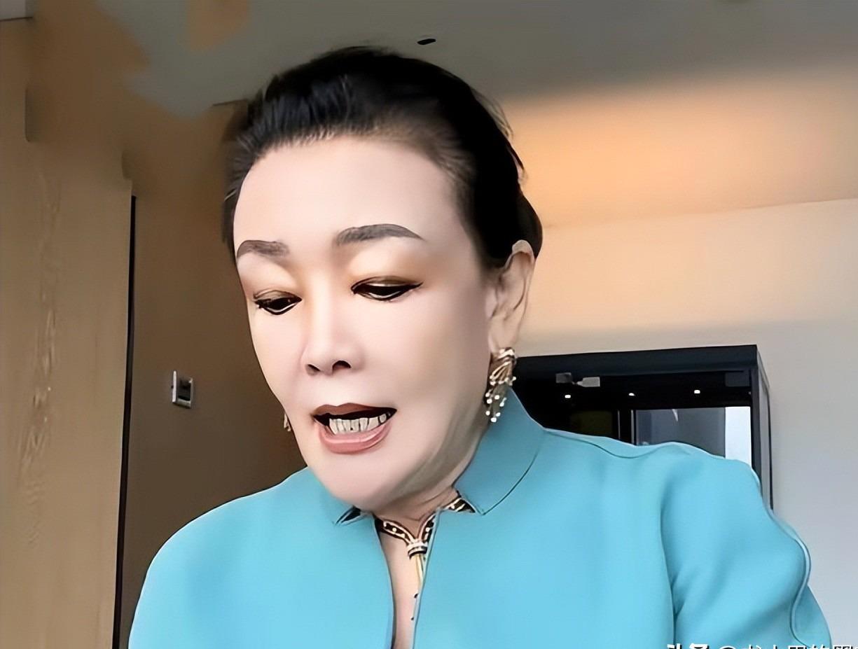 球速体育官方网站-母子俩又杠上了!张兰生气离台不受儿子待见,吐槽汪大爷不管小菲