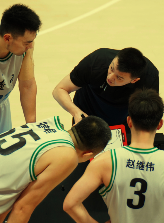 球速体育-若杨鸣回归，赵继伟留队，再找3到4名顶级外援,辽篮能否重塑辉煌?