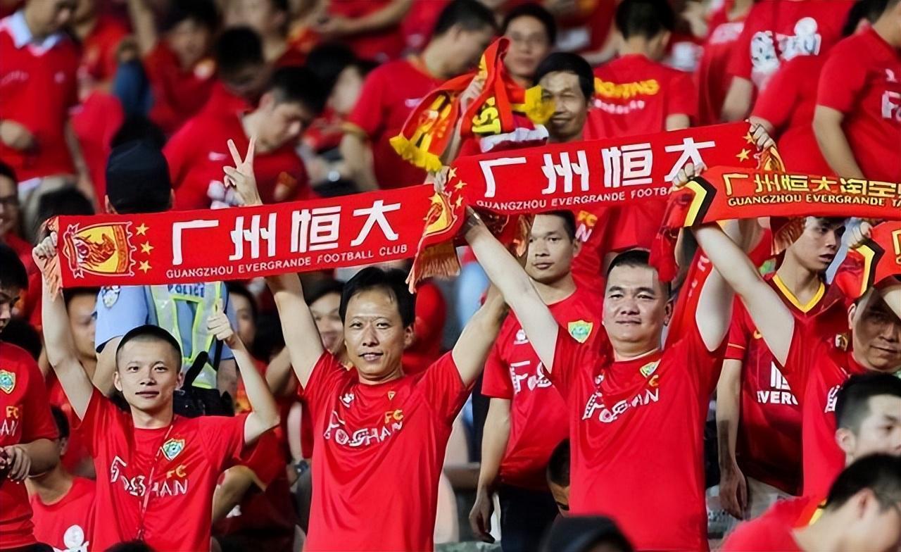 球速体育-新中国一穷二白时国足为何能威震亚洲足坛？贺龙：踢不好就解散